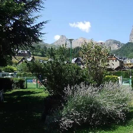 Camping Escarra Vendégház *